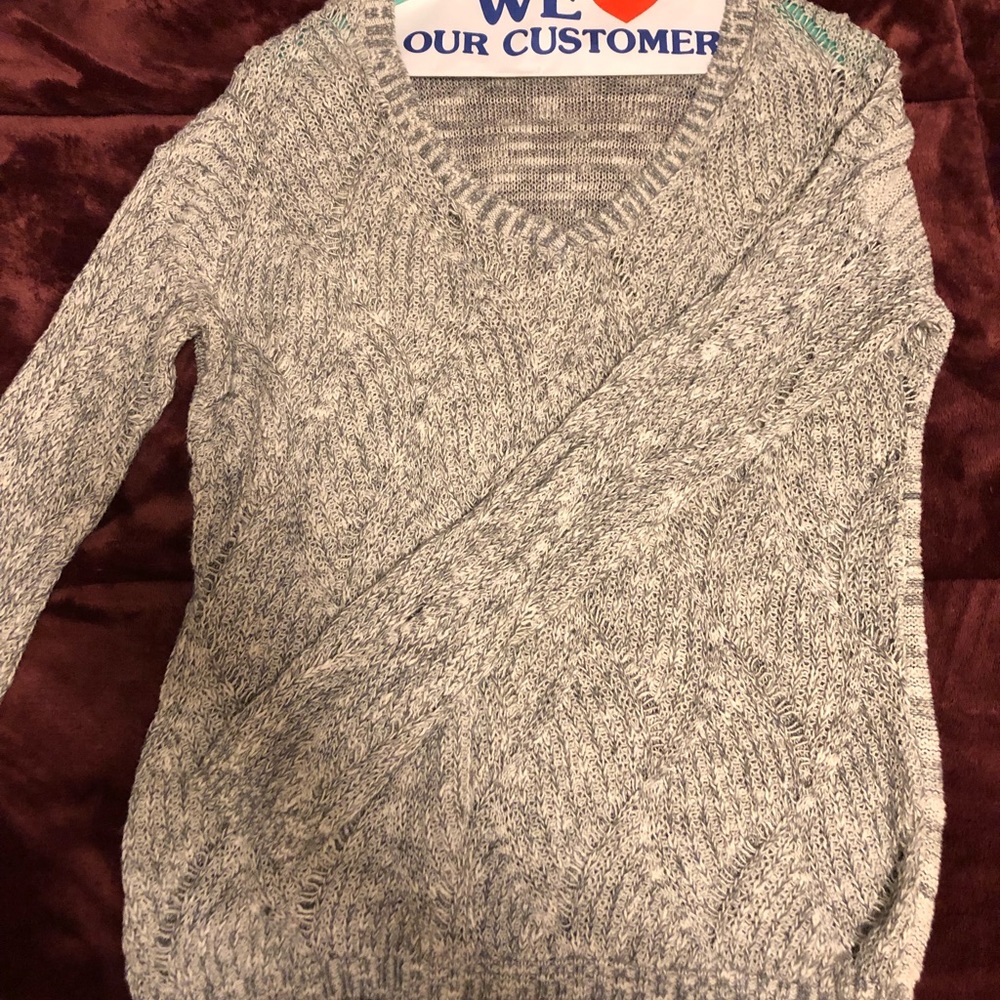 Silver Colored knitted thin sweater